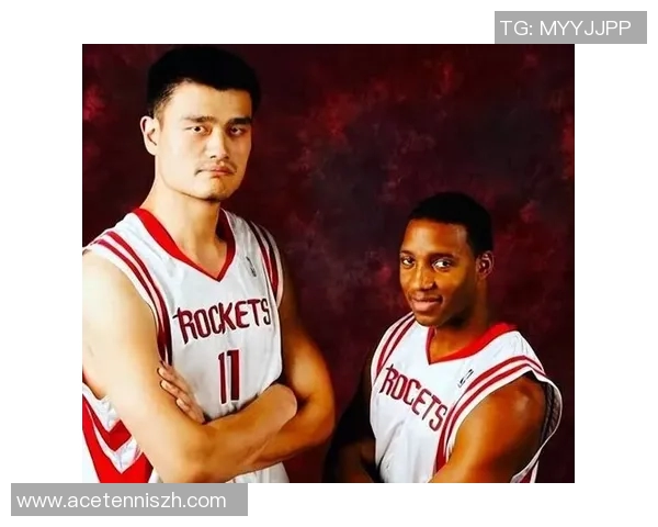 姚明在NBA的锻炼历程与成长故事探讨篮球巨星的奋斗与坚持 姚明在NBA的锻炼历程与成长故事探讨篮球巨星的奋斗与坚持