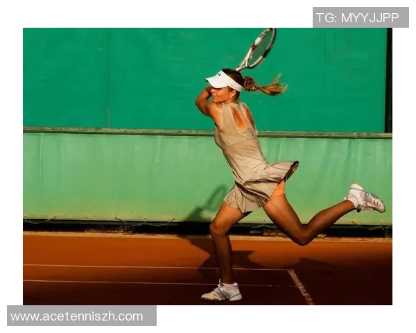 姚明跨界挑战网球训练分享助力运动员提升技能与体能 姚明跨界挑战网球训练分享助力运动员提升技能与体能