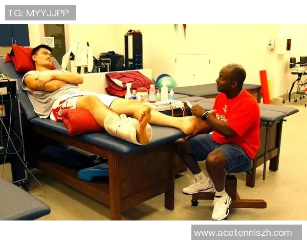 姚明脚小的秘密与篮球巨星的身高之谜探讨