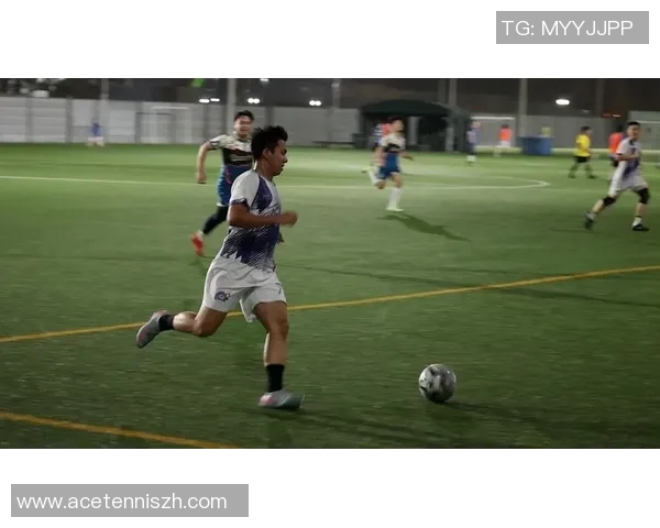 足球明星独家技巧揭秘视频助你提升球技与比赛表现